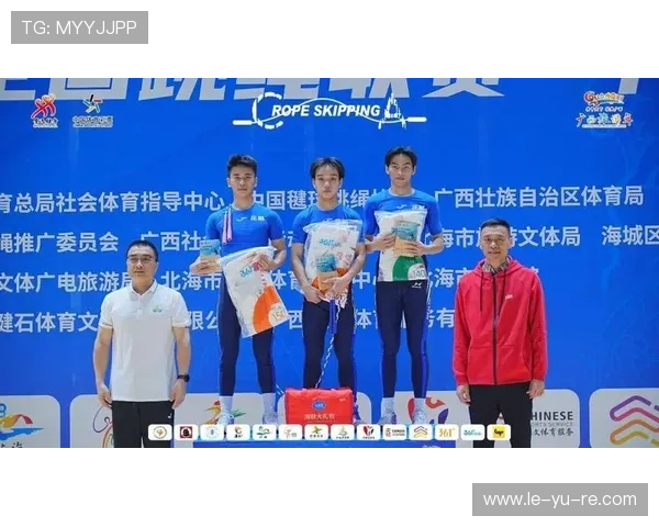 技巧类体育赛事激烈对决，选手展现极限挑战与精准操控