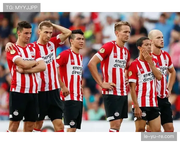 埃因霍温领跑荷甲积分榜，强势冲击卫冕目标