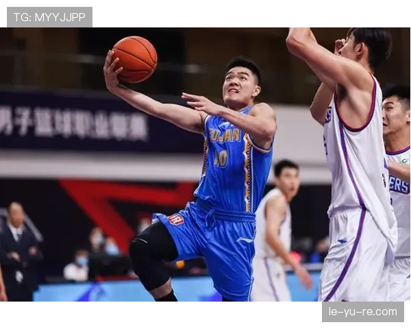 兰斯赛季回顾：坚韧斗志与团队精神闪耀赛场